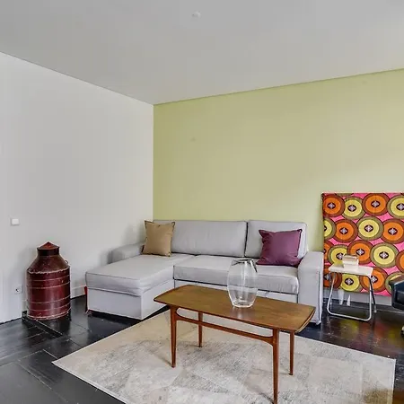 Modern In The Center *